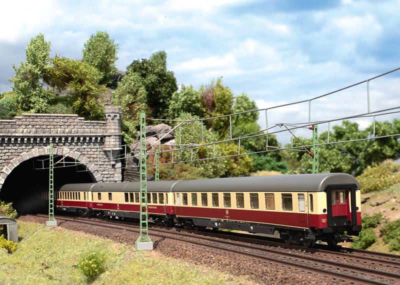 Märklin Schnellzugwagen Apmz 121 Saisonale Angebote
