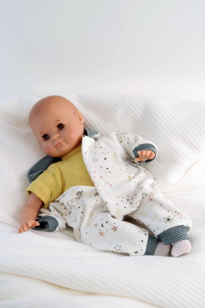 Schildkröt Manufaktur Puppe Schlummerle 32 cm mit Malhaar und braunen Schlafaugen, Overall weiß/blau Große Rabatte