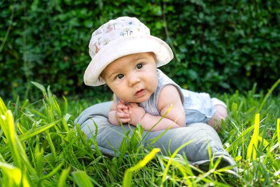 Sterntaler Baby Body ohne Ärmel bedruckt mit Punkten in graublau Muttertagsangebot