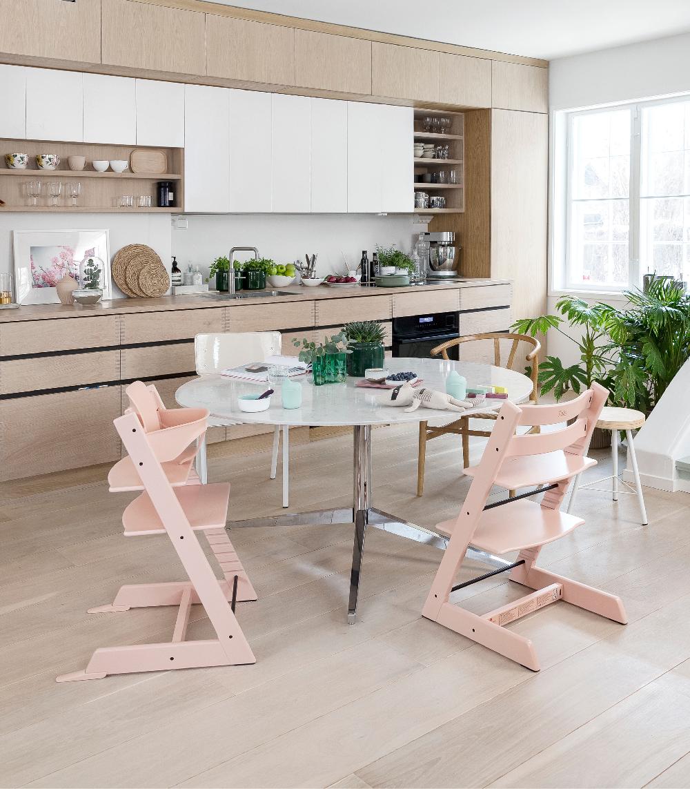 babymarkt Tripp Trapp Hochstuhl Buche Serene Pink + Gratis Baby Set V2 Serene Pink Exklusivangebot