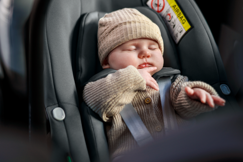 babymarkt Babyschale Pebble S Tonal Black inkl. Reboarder Pearl S Tonal Black und Basisstation FamilyFix S Black Bis zu 50% Rabatt