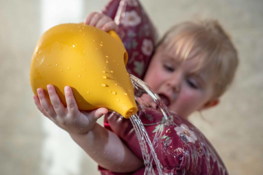 babymarkt Silikon Gießkanne Honey Gold Blitzverkäufe
