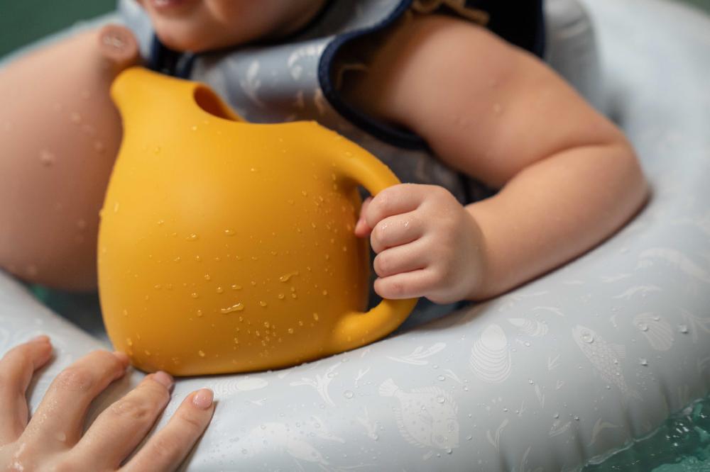 babymarkt Silikon Gießkanne Honey Gold Blitzverkäufe