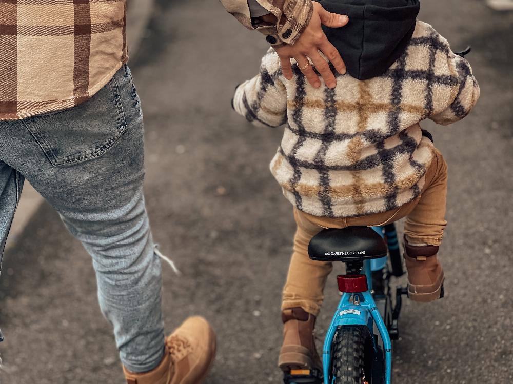 babymarkt Kinderfahrrad 12" mit Stützräder blau-schwarz Weihnachtsangebot