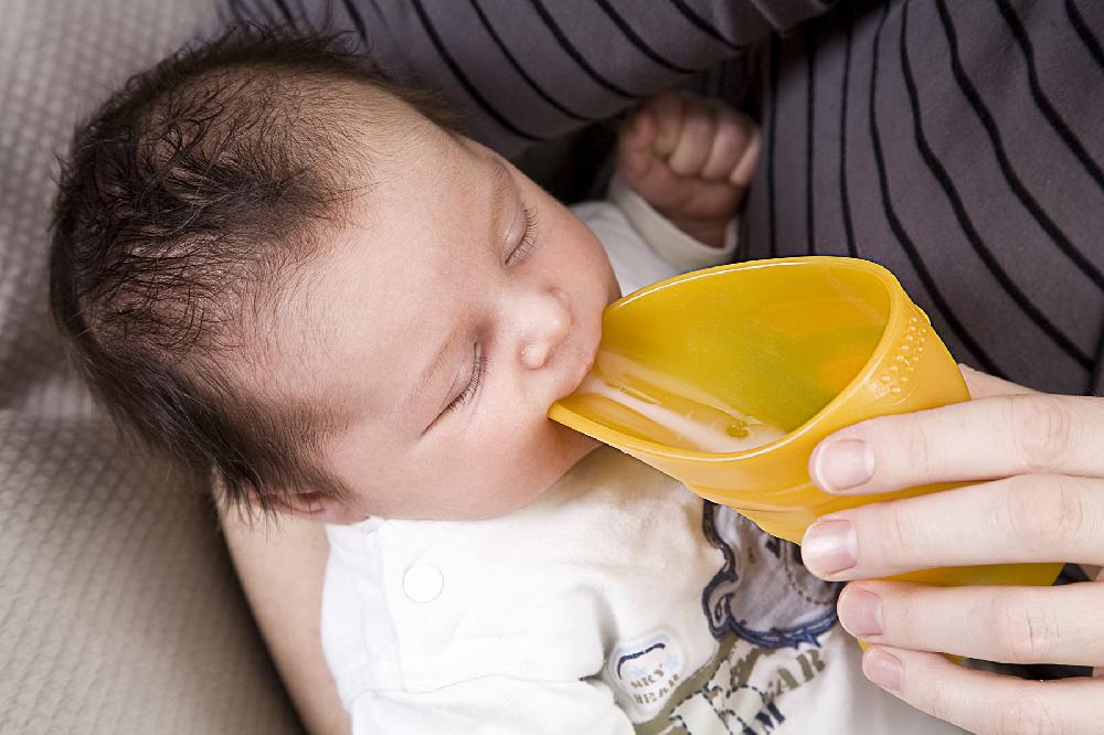 babymarkt Trinklernbecher CamoCup gelb Fabrikladen