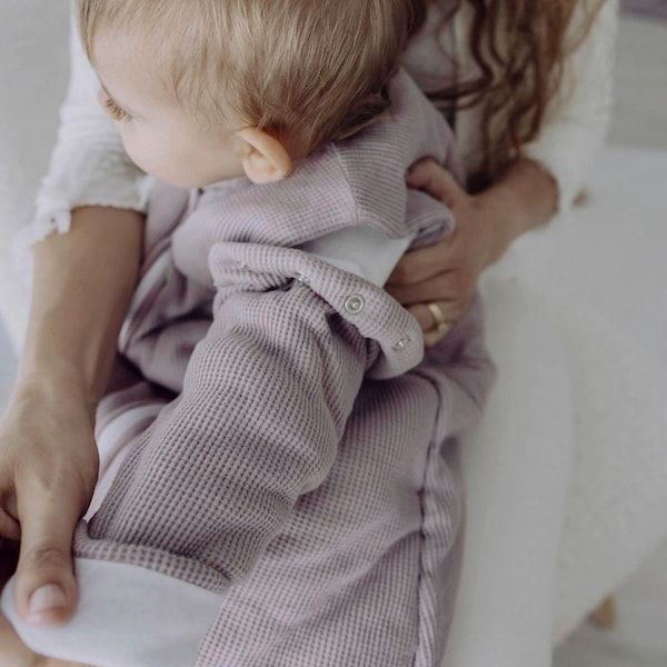 babywalz emma & noahWinterschlafsack mit abnehmbaren Ärmeln 3.5 TOG Essential Berry Vierteljährliche Förderung