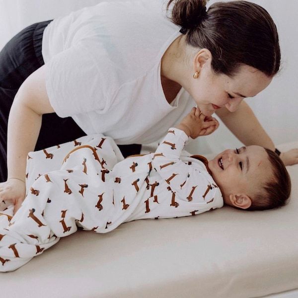 babywalz emma & noahGanzjahres-Schlafsack 1.0 TOG weiß / Dackel Speichern exportieren