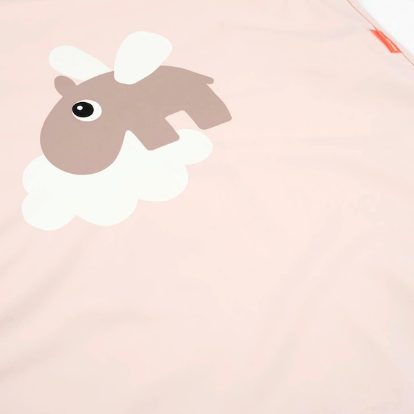 babywalz Done by DeerWasserdichte Kinderschürze Happy Clouds rosa Weihnachtsangebot