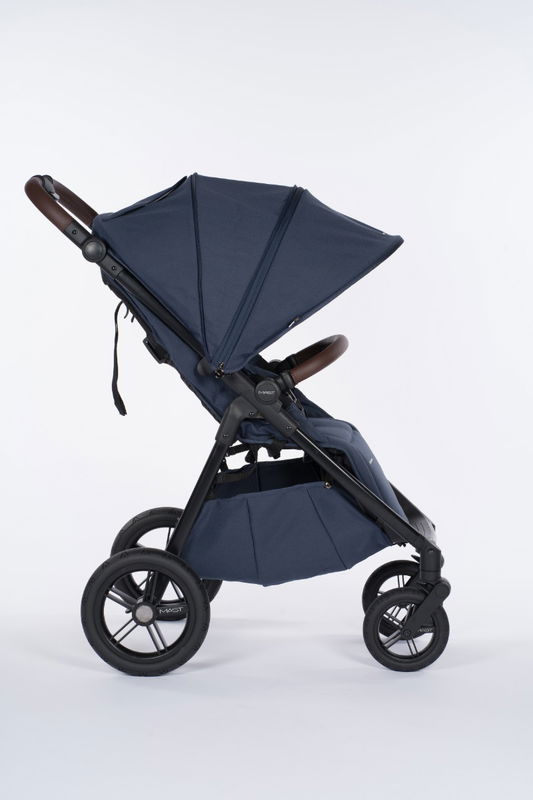 babyonlineshop Mast Swiss M.4x Mini Sportwagen BLUEBERRY mit High Performance Wheels Verkauf